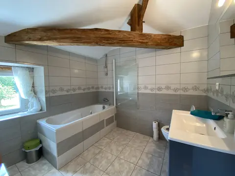Granary en-suite bathroom