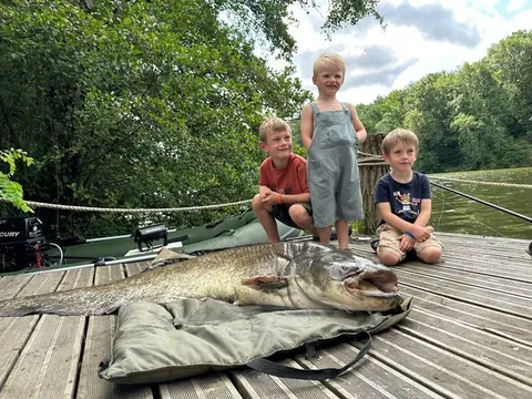 83lb Catfish caught at Lasclottes (2023)