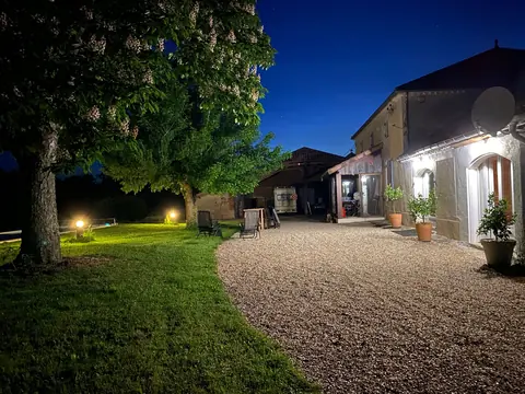 Lasclottes by night