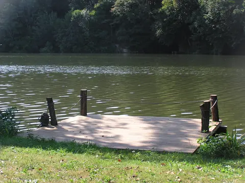 Pontoon on the River Lot