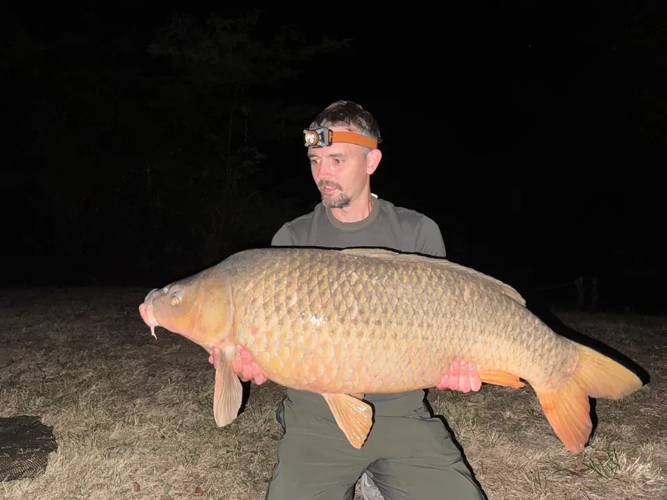 44lb carp caught from the River Lot at Lasclottes