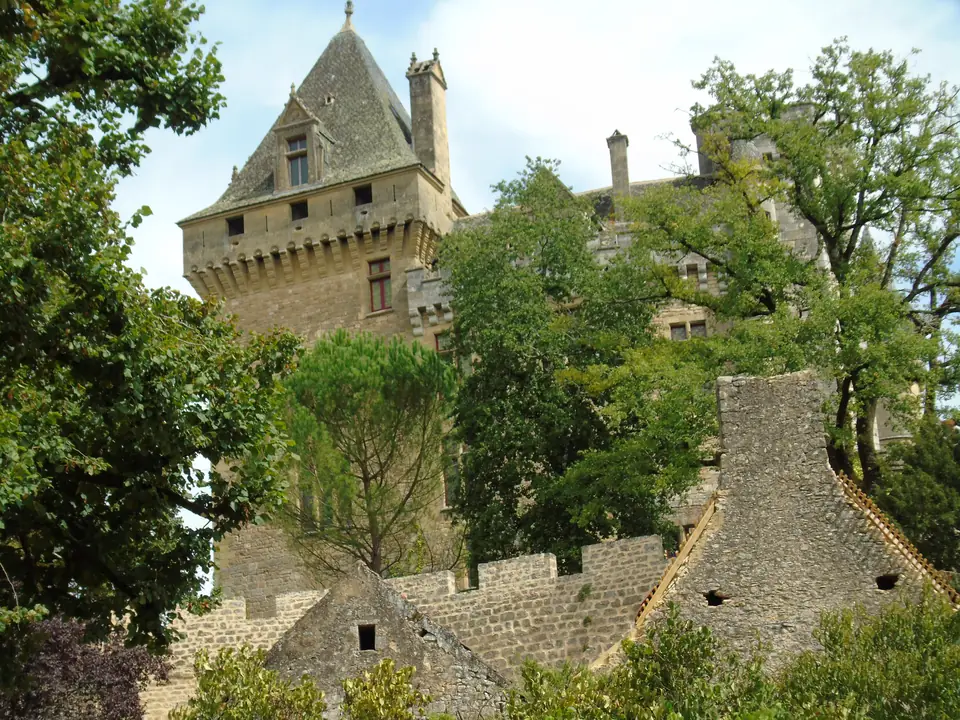 Chateau visit near Lasclottes in Lot-et-Garonne