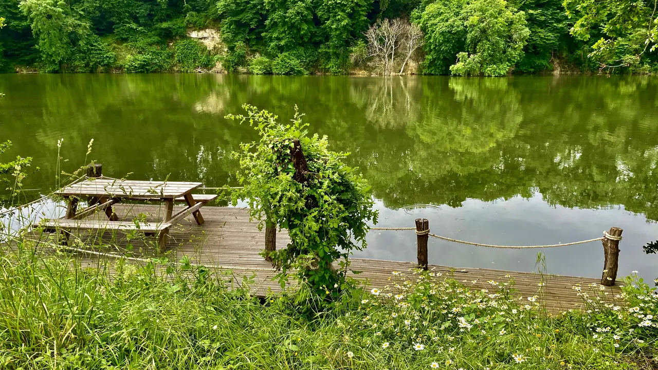 The fishing pontoon on the River Lot at Lasclottes