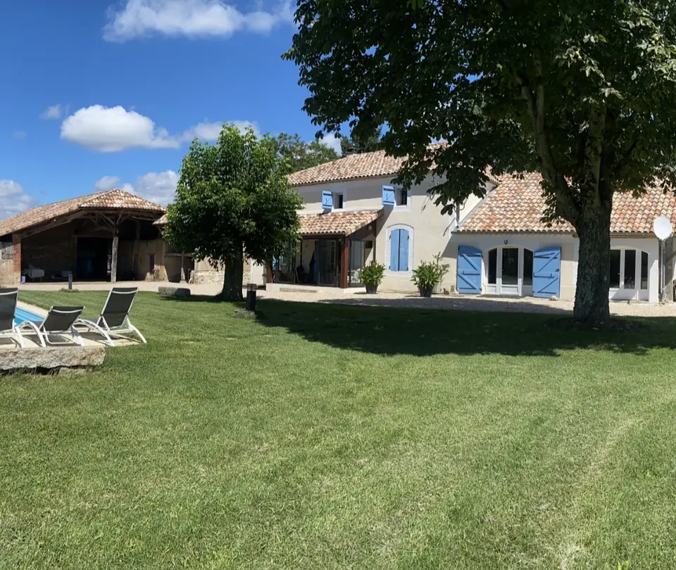 Lasclottes main farmhouse exterior