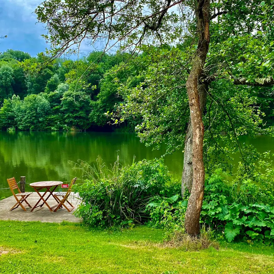 Leisure pontoon on the River Lot