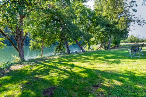 Riverside at Lasclottes